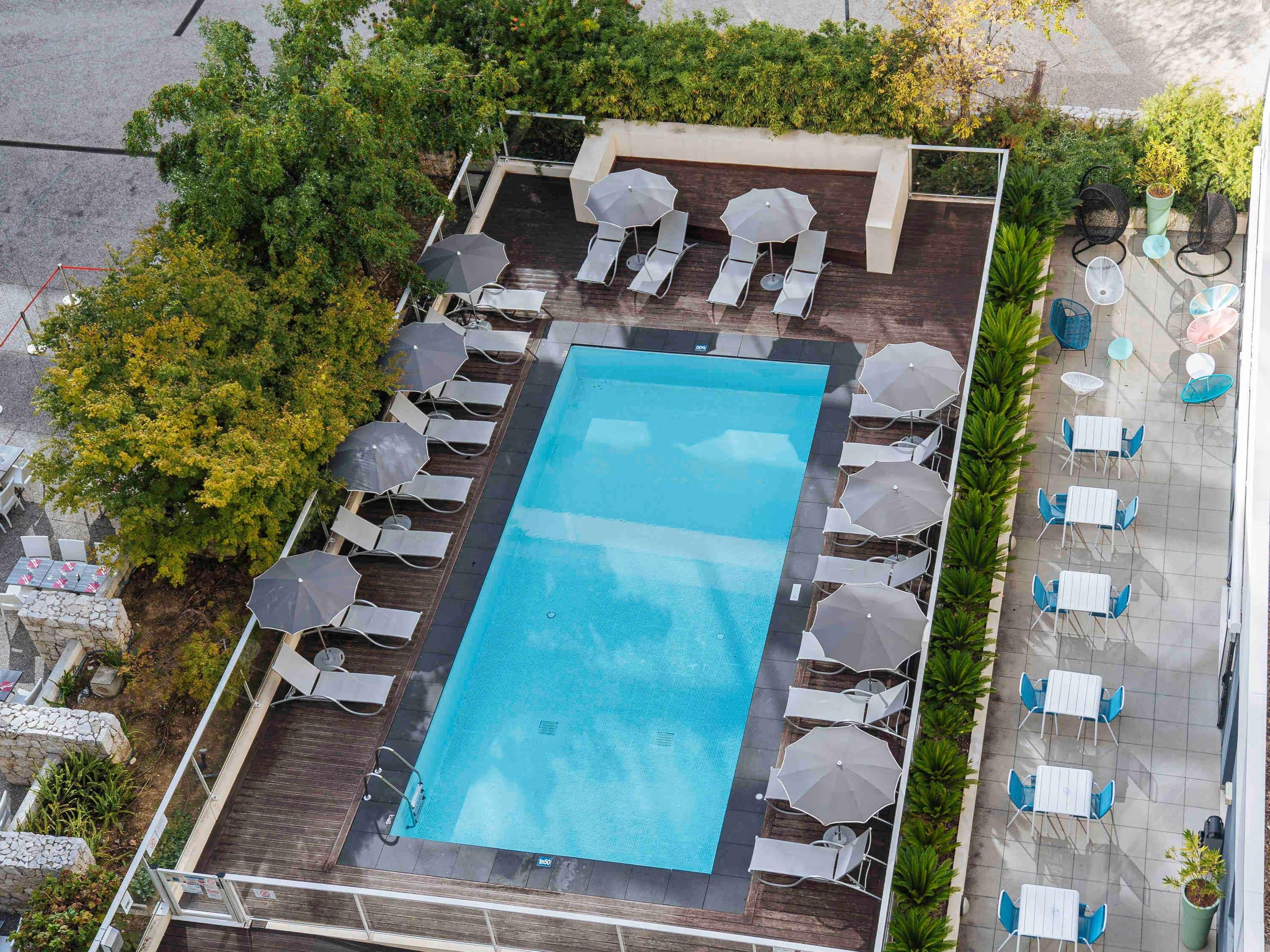 Novotel Airport 4*