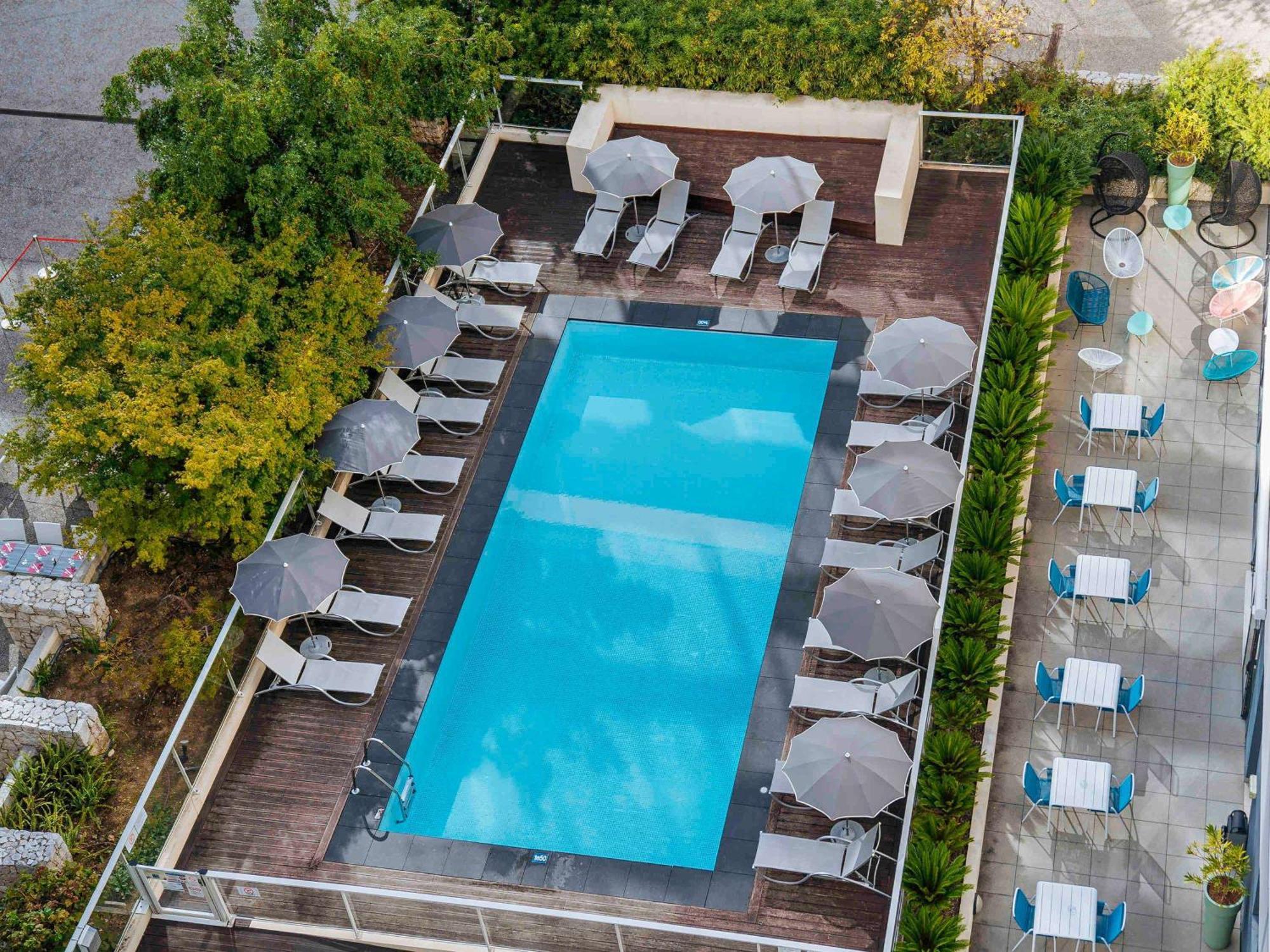 Novotel Airport 4*